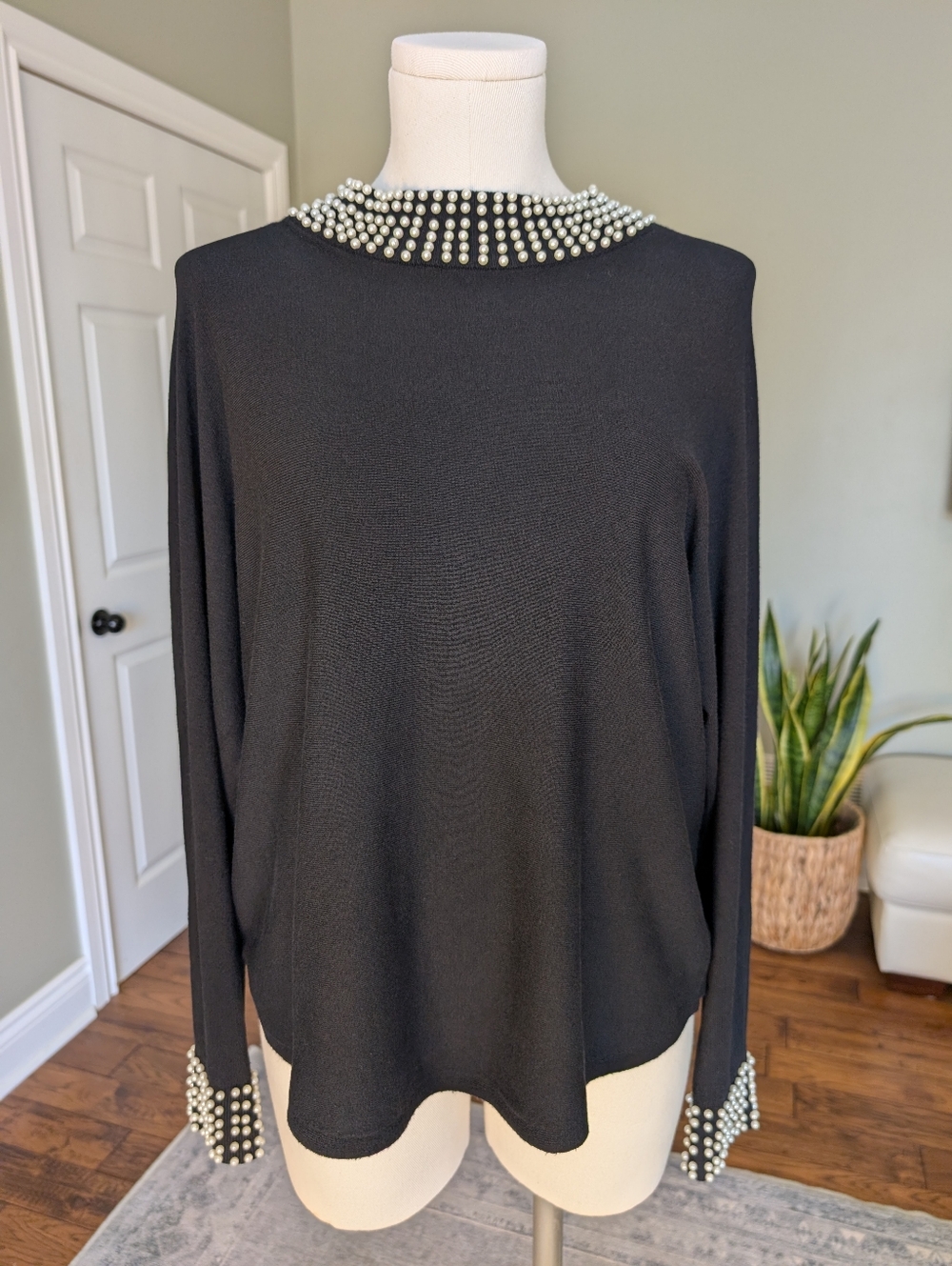 LV Milano Women’s Black Pearl Embellished Sweater Top Statement Size XL